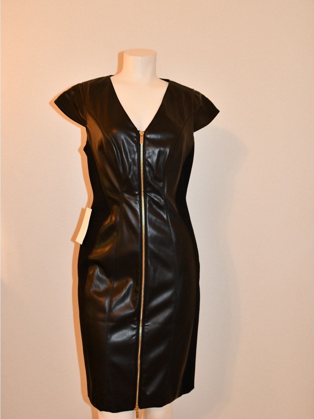 Cache women’s Black Faux Leather Midi Dress with Gold Zip XS NEW
